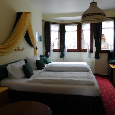 Kranenturm Hotel Бахарах Екстериор снимка