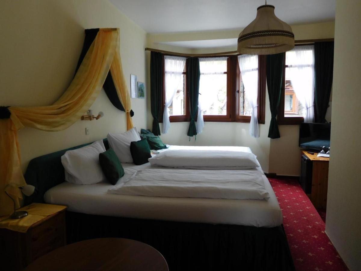 Kranenturm Hotel Бахарах Екстериор снимка