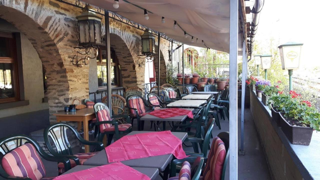 Kranenturm Hotel Бахарах Екстериор снимка