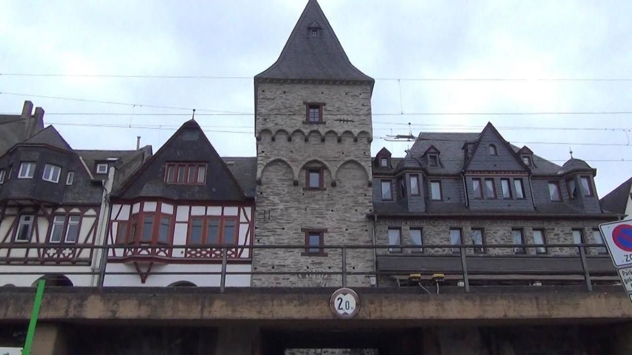 Kranenturm Hotel Бахарах Екстериор снимка